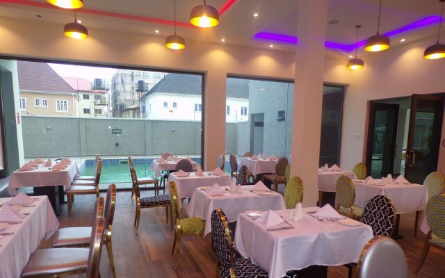 Mayhill Hotel