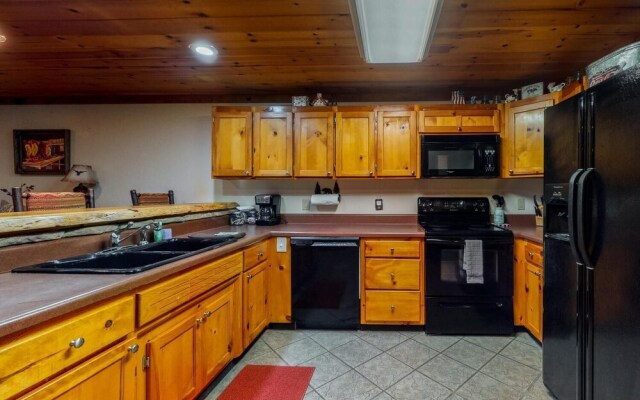 Cowboy Cabin on Stanley Creek