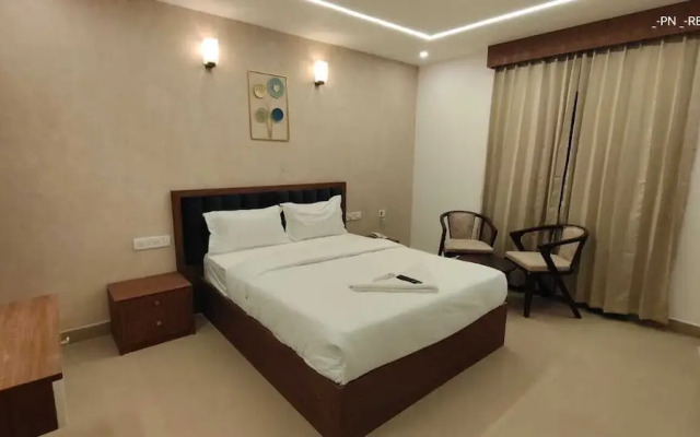 Royal Luxe Business Class Hotel