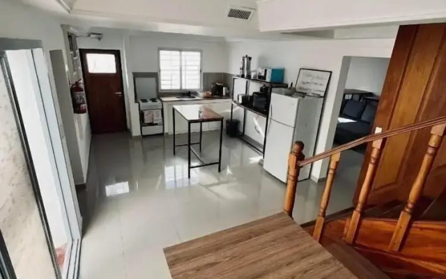 Black Star Art Hostel