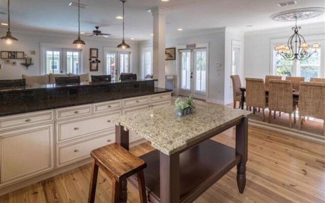 The Crystal Beach House - 1768742