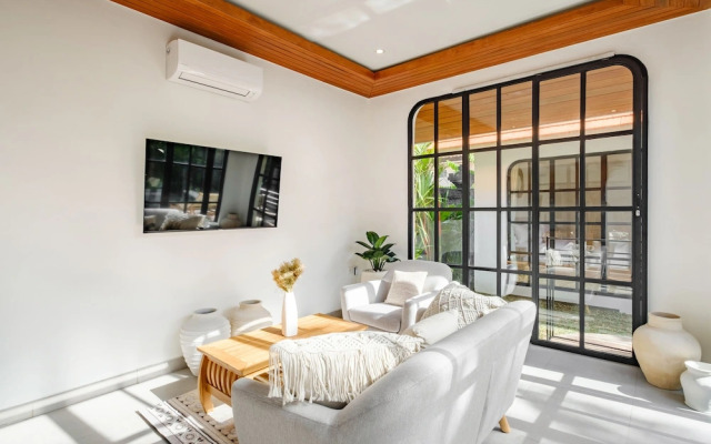Villa Concasa in Canggu - 2 min to Atlas/finns