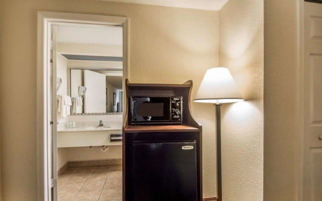 Quality Inn & Suites at Tropicana Field