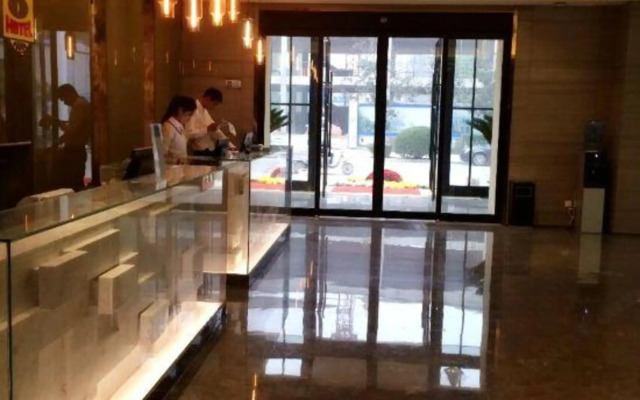 Super 8 Kaifeng City Government