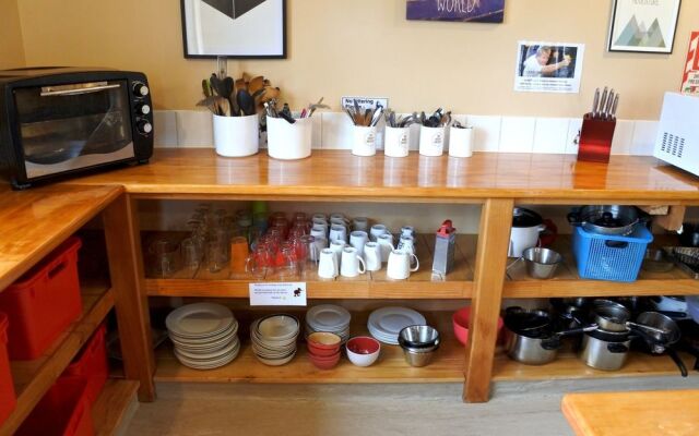 YHA Motueka Laughing Kiwi Backpackers & Self Contained Bach