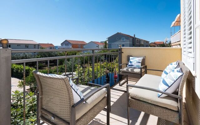 Apartments Trstenica