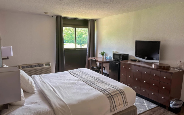 Quality Inn Rochester Airport
