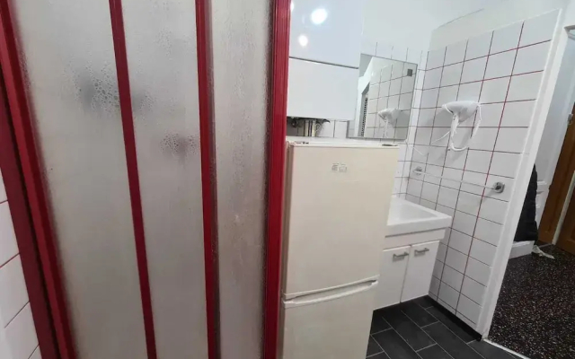 Chic 2BR Apt Downtown Long Stay