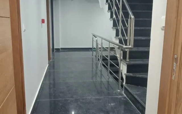 Hotel Shree Sai Dham Near New Delhi Railway Station, Paharganj