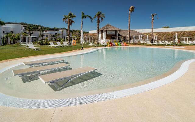 LAE13.1D- Apotel  Estepona hills by Roomservices