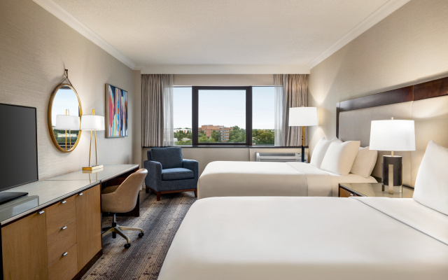 Crowne Plaza Edison by IHG
