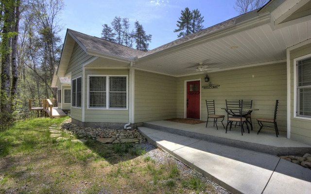 Running Bear #3375 3 Bedroom Cabin
