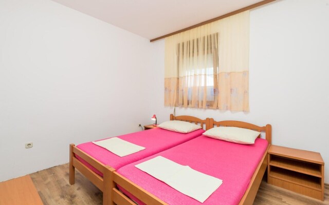 Beautiful Apartment in Vidalici With Wifi and 1 Bedrooms