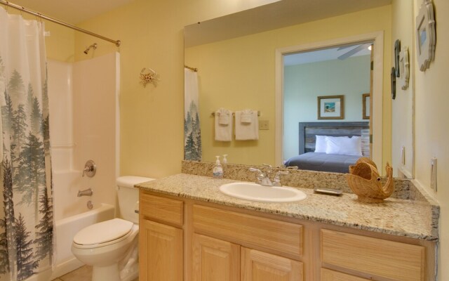 Gulfport Condo With Views: Walk to Beach