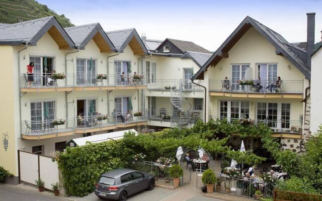 Winzerhotel - Restaurant zum Moselstrand