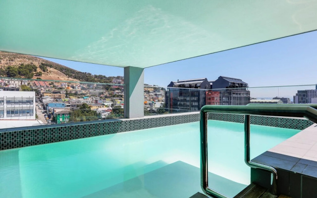 Panoramic Sentinel Apartment 707