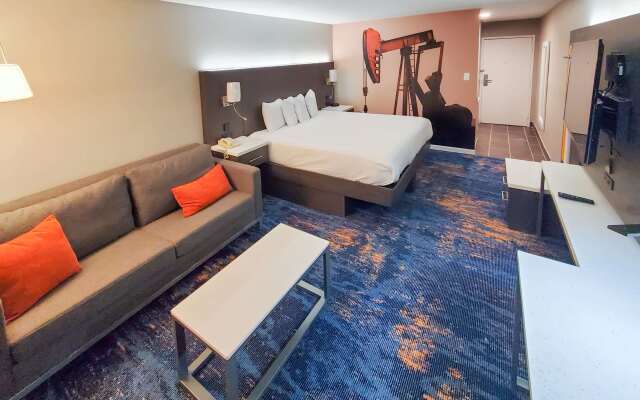 Clarion Pointe Marshall