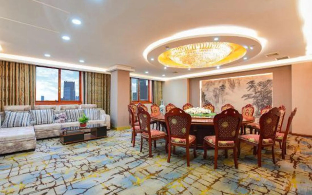 Hefeng Huarong Business Hotel