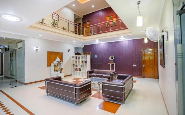 Fabhotel Traika Inn