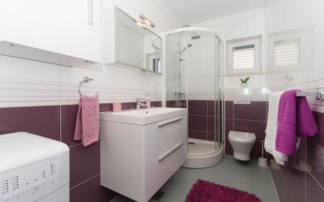 Amazing Home in Lumbarda With Wifi and 6 Bedrooms