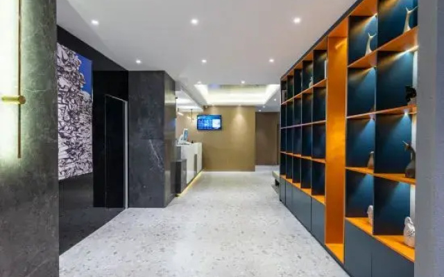 No. 8 Season Hotel Nandou Ancient City Nanshan Subway Station Branch, Shenzhen