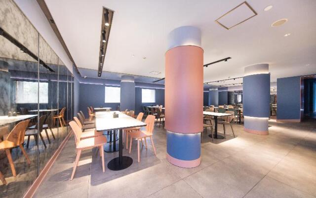 Hanting Hotel Shanghai Xujiahui Caobao Road Metro Station