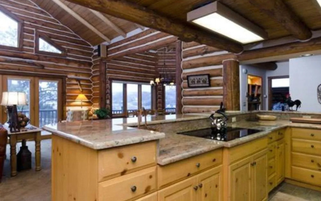 Ponderosa 6 Br Home by RedAwning