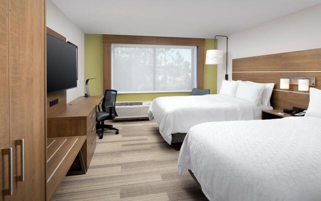 Holiday Inn Express & Suites Kingsland I-95-Naval Base Area by IHG