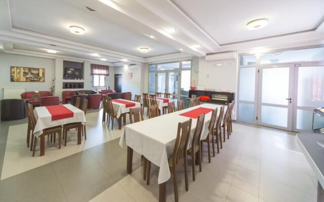 Garni hotel Piramida