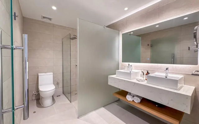 Luxury 2 Bedroom Apartment