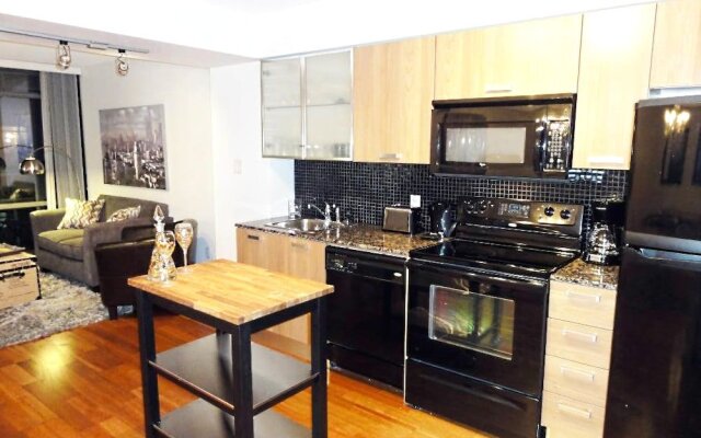 Stunning 1BR Condo Downtown Location