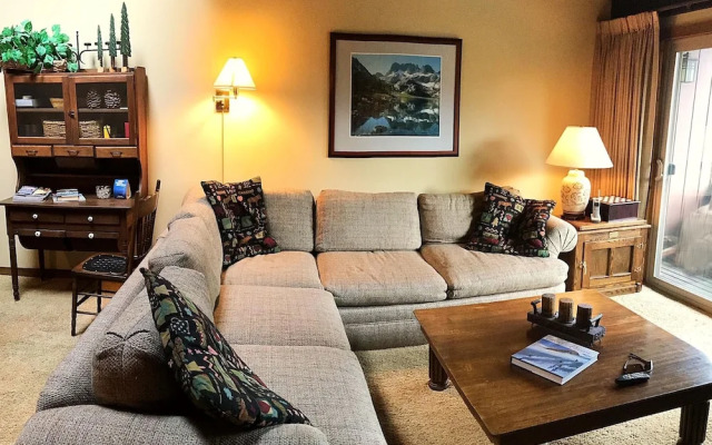 Mammoth Estates - 4 Seasons of Beauty w/ Amenities!