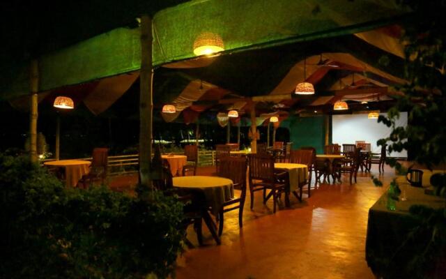 M R Beach & Cottages
