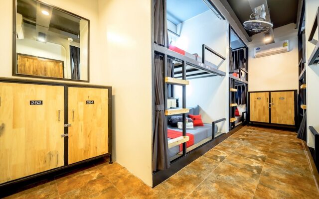 Episode 11 Hostel