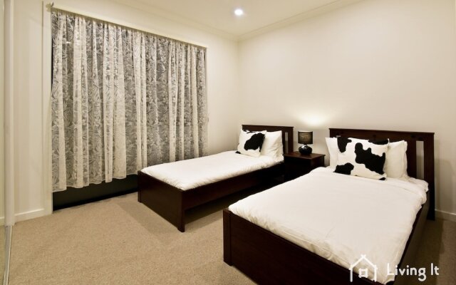 Tomkins Townhouse