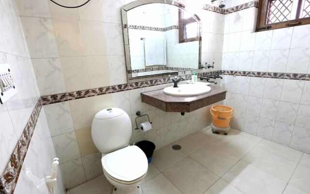 OYO Flagship 402 Hotel Noida Residency