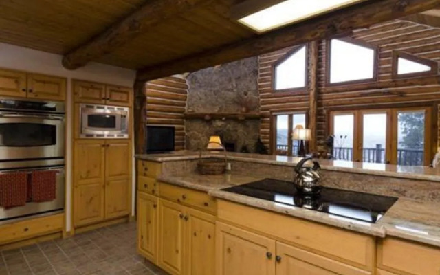 Ponderosa 6 Br Home by RedAwning