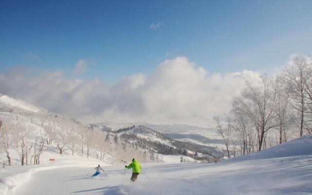 LA VISTA Furano Hills Hot Springs