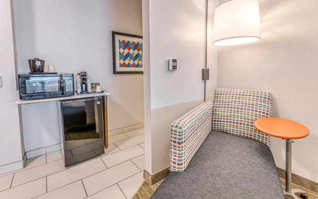 Holiday Inn Express & Suites Rantoul by IHG