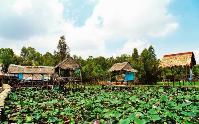 Hai Lua Homestay (Lotus Lake Homestay)