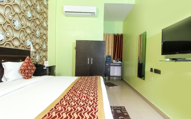 OYO 8680 Hotel Vaishnavi Inn