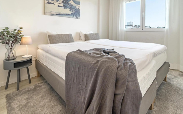 JG- Top modern apartment in Nueva Andalucia