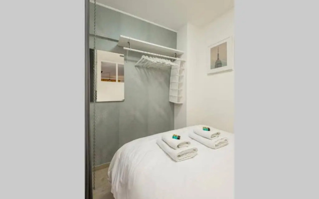 Spacious stylish studio up to 4ppl close to centre