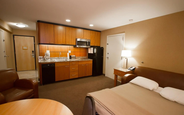 Mirabeau Park Hotel & Convention Center