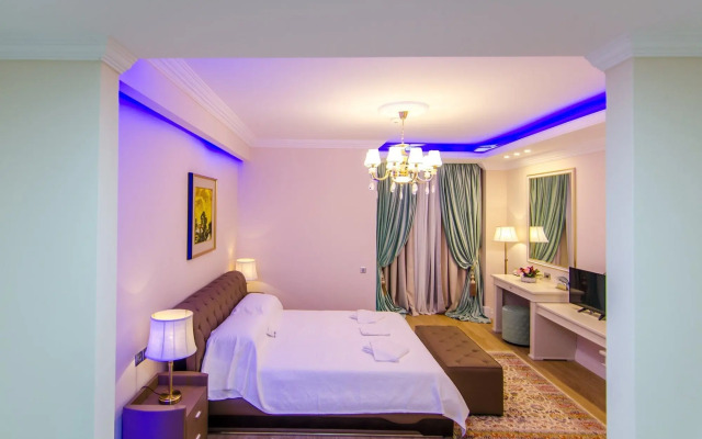 Phoenicia Royal