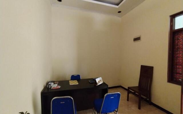 OYO 3767 Permata House