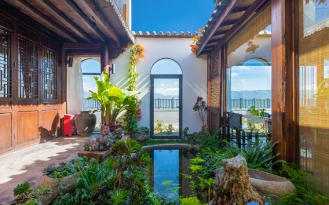 Qilu Sea-view Courtyard Hotel