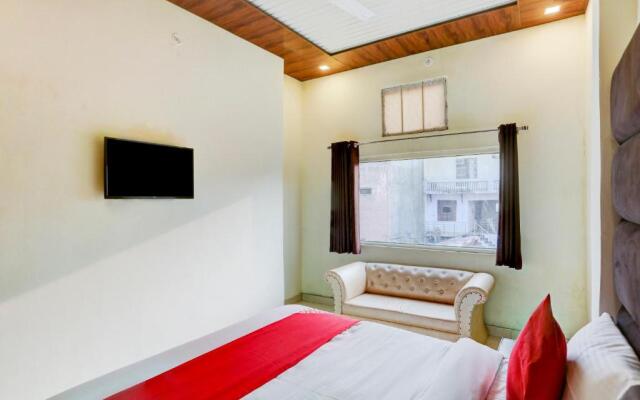 OYO 86157 Hotel Haveli Inn