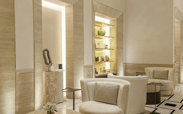 LUX Iconic Views at Palm Tower Suite 3