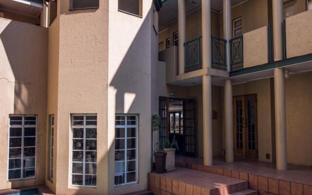Airport Inn and Suites